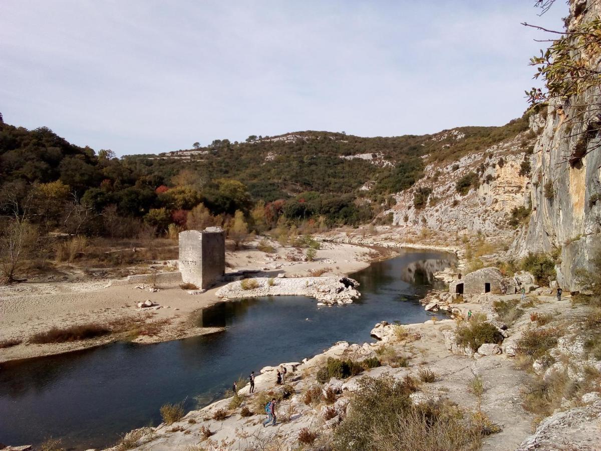 Bed and Breakfast Les Coronilles Beaucaire  Exterior foto